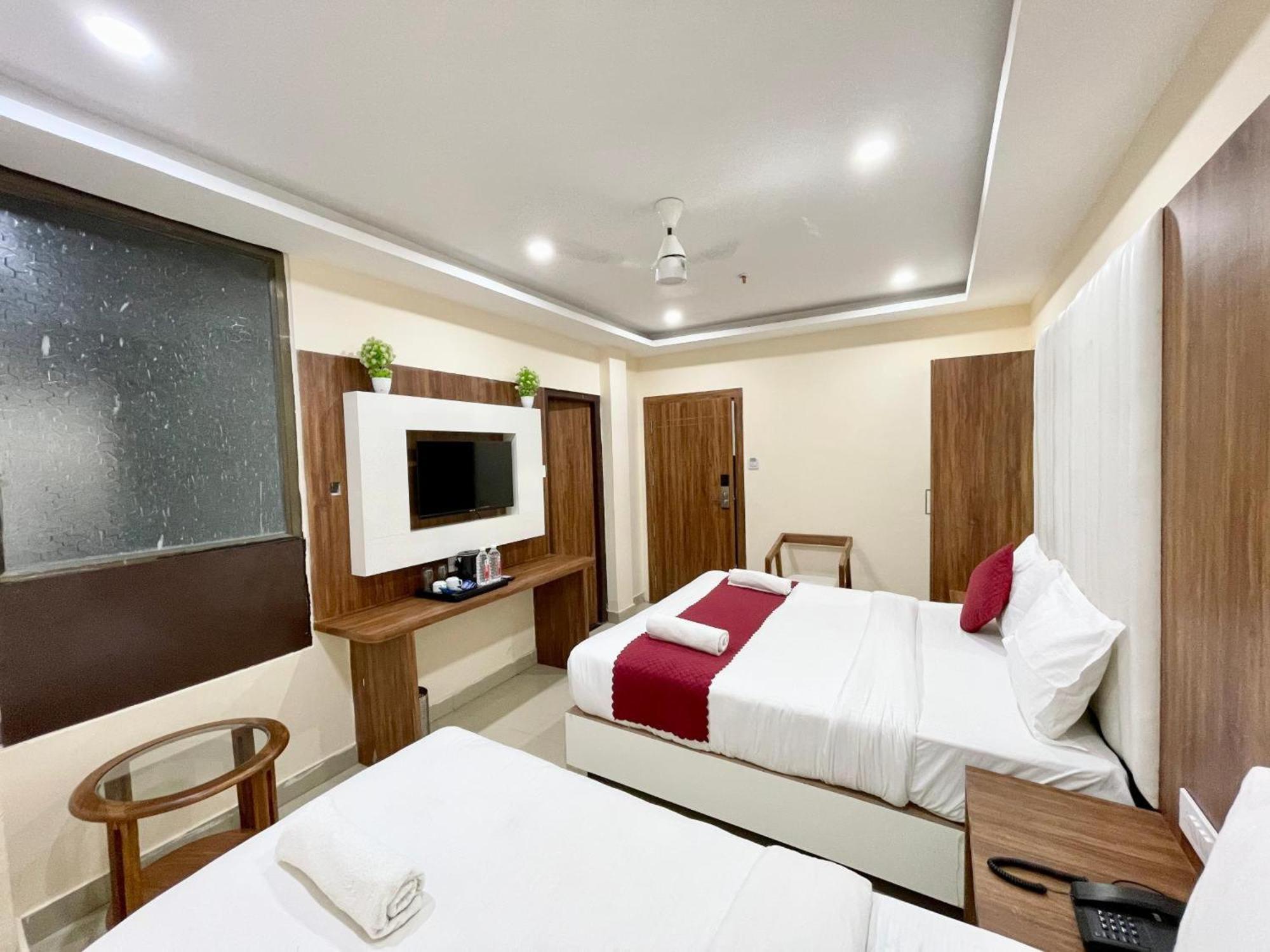 Hotel Shree Radha Krishna Varanasi Exterior foto
