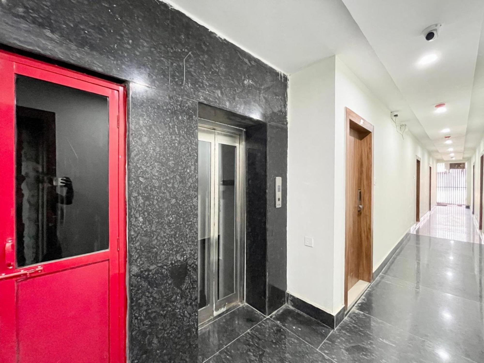 Hotel Shree Radha Krishna Varanasi Exterior foto